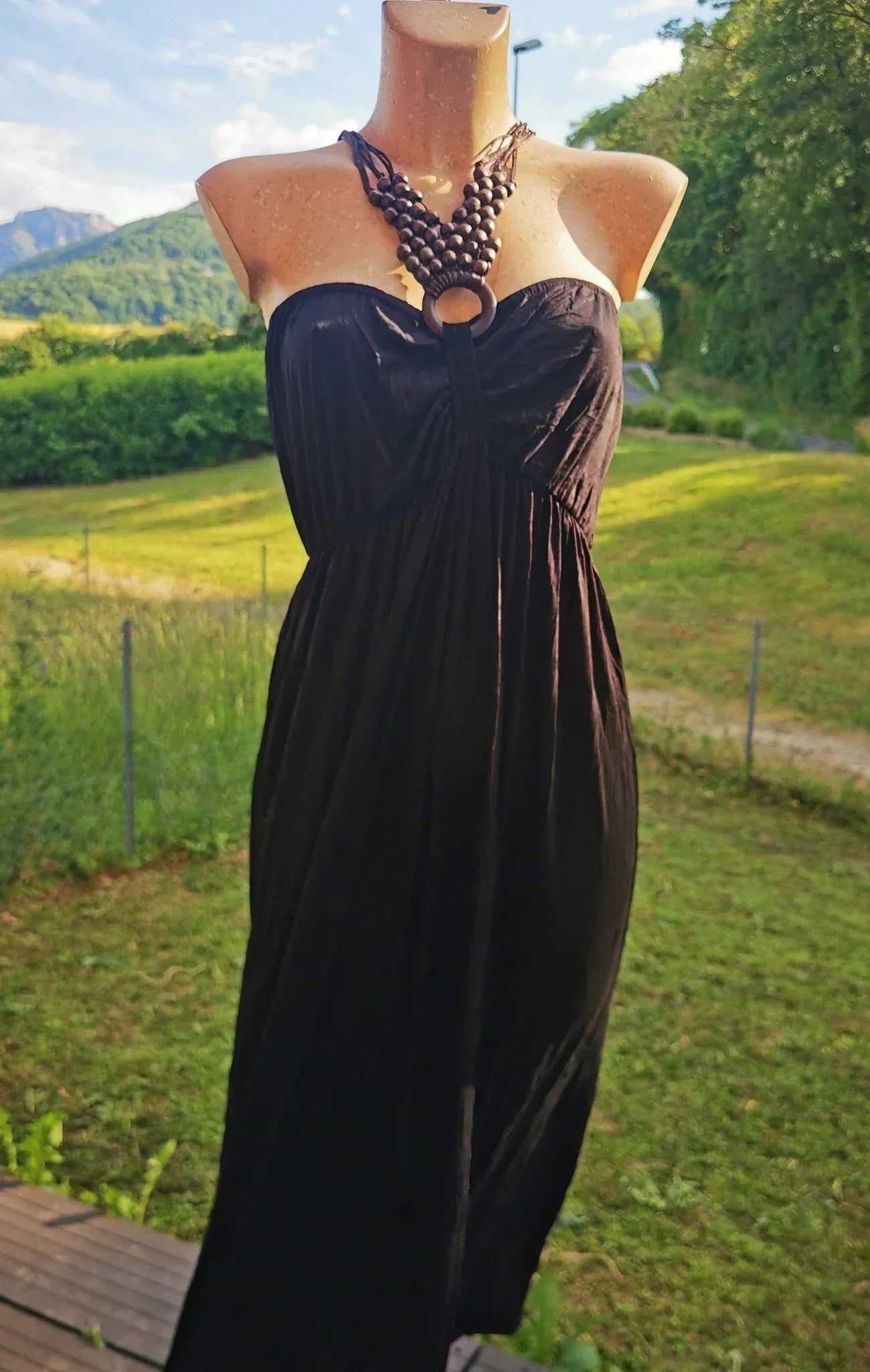 robe bustier avec collier